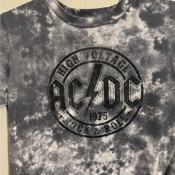 (💚3/$12) AC/DC Ladies Shirt - Picture 2 of 3